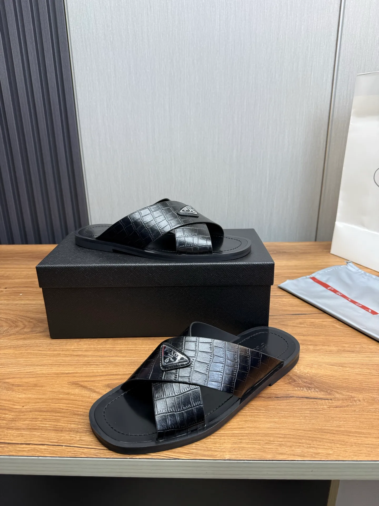 Factory price 340💰 ＰＲＡＤＡPrada - popular men's slippers hot sale 🔥 🩴Official website one to one production 38-45 sizes 45 46 🉑️Customized!